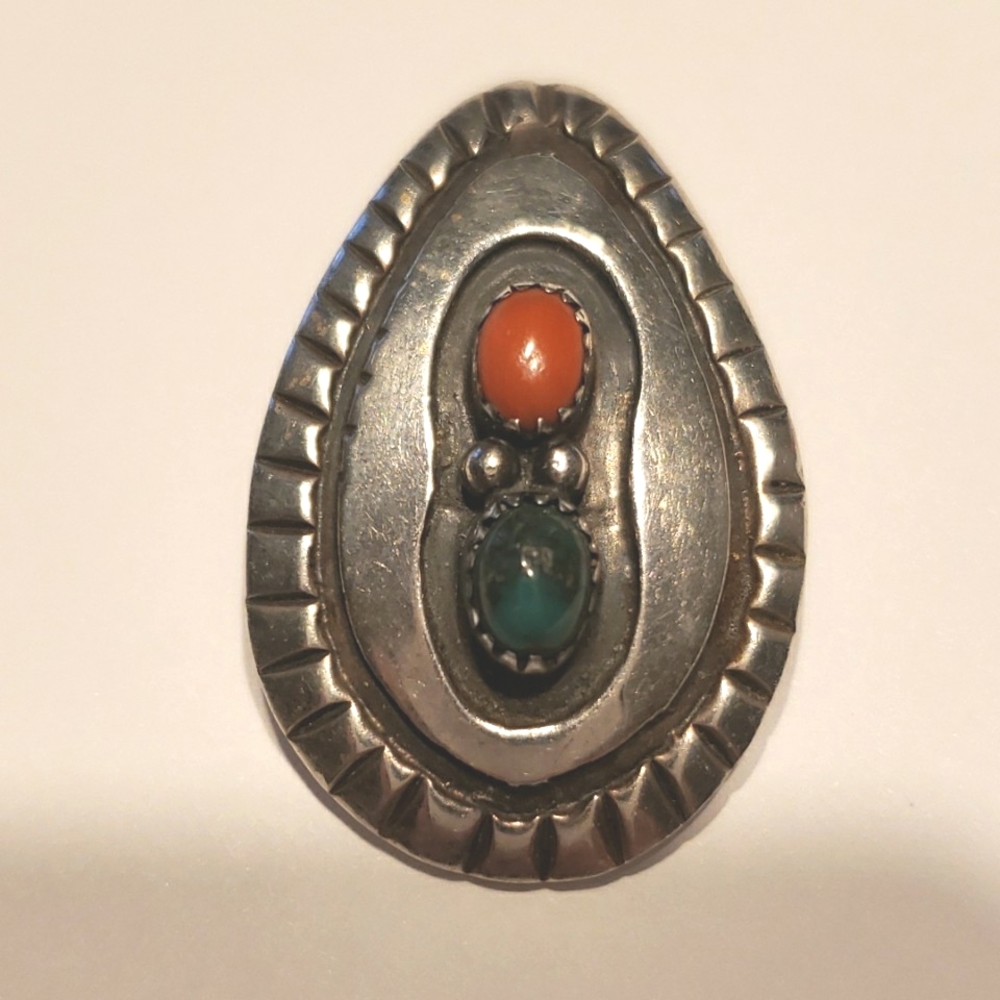Navajo artist sterling silver pendant Mary B Smith, necklace